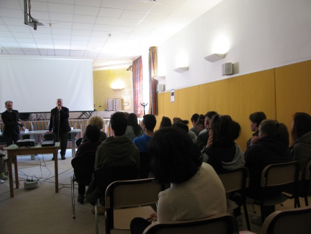 Gli studenti ascoltano Giorgio Colangeli